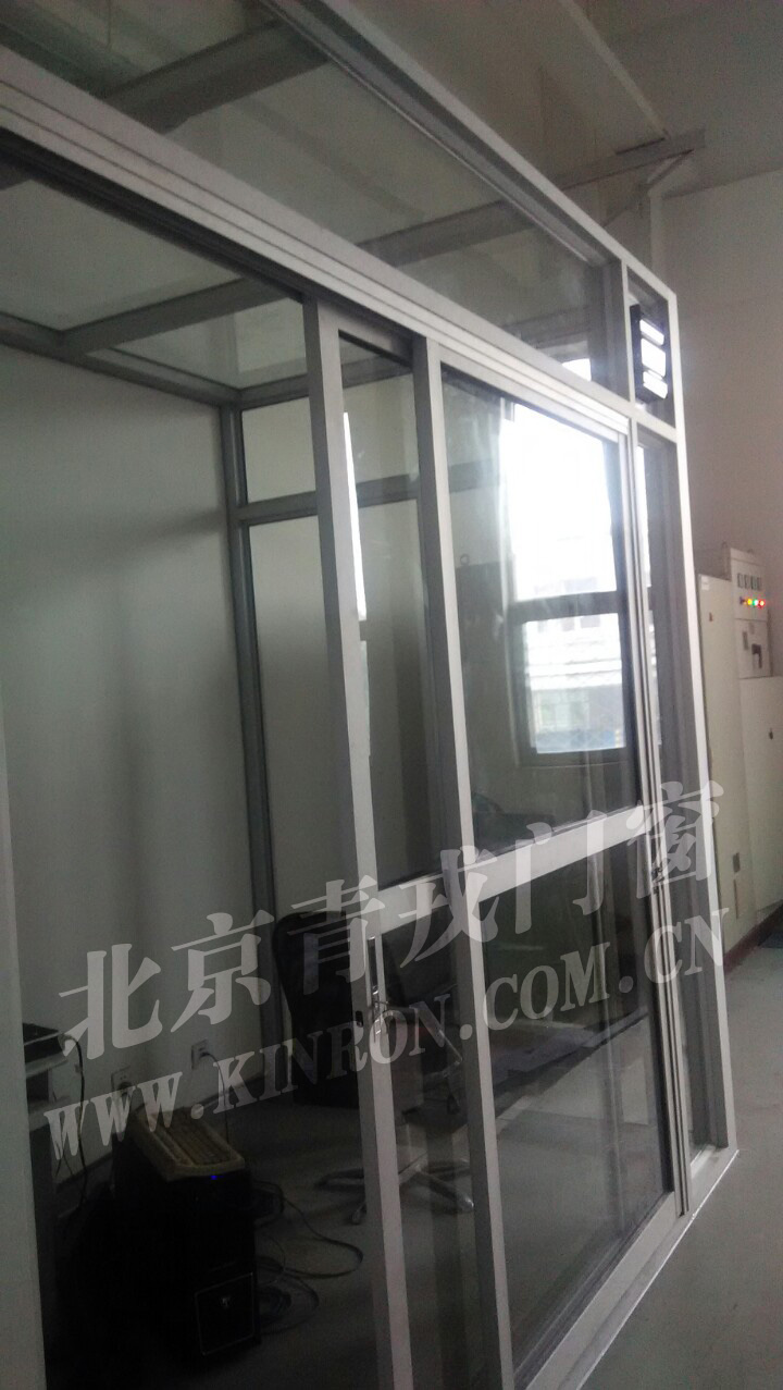 断桥铝小屋