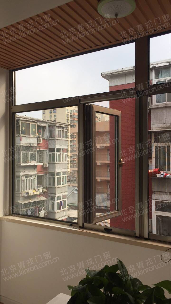 断桥铝窗